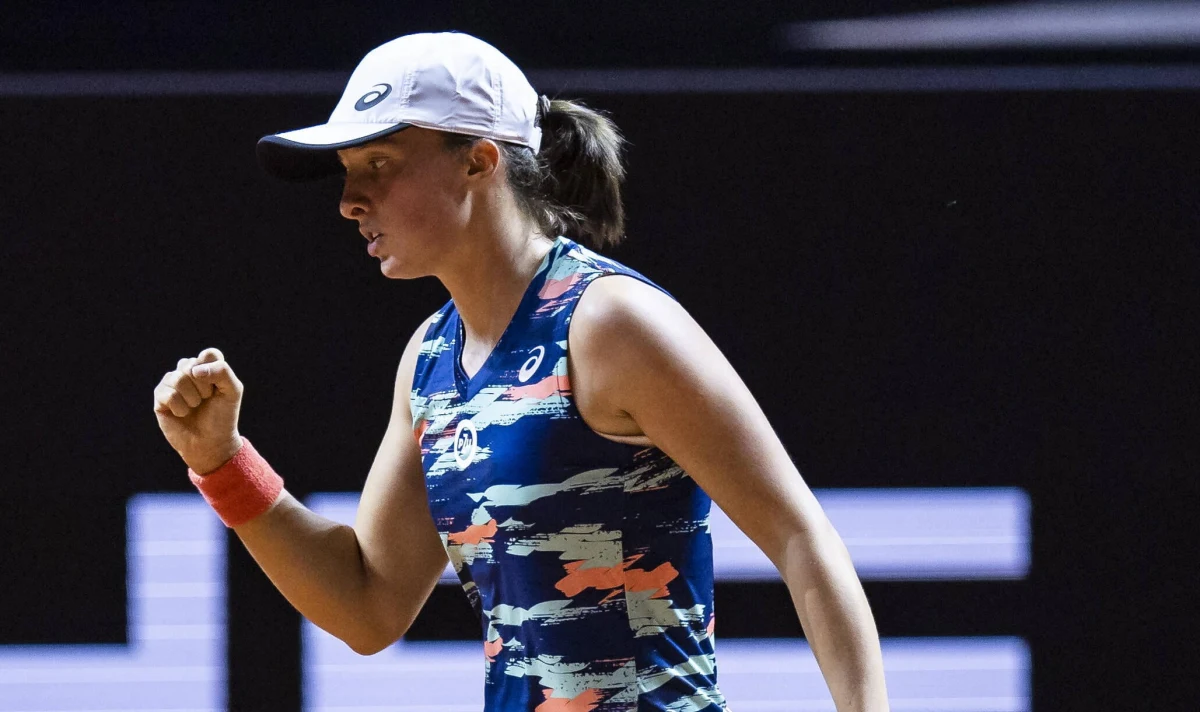 ​Iga Świątek, pokonując Niemkę Evę Lys 6:1, 6:1 bez problemów awansowała do ćwierćfinału turnieju WTA w Stuttgarcie. Mecz rozgrywany na kortach ziemnych trwał niespełna godzinę.