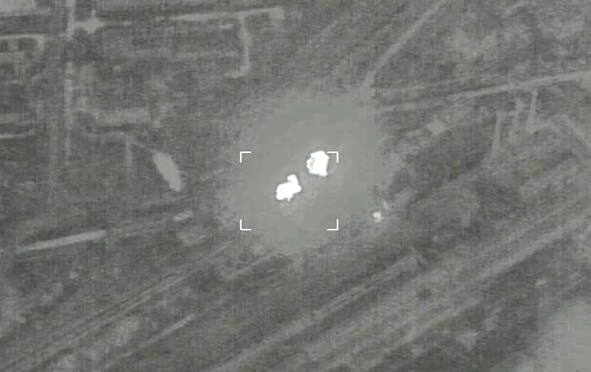 Jesteśmy gotowi na "specjalną rundę negocjacji" w oblężonym przez Rosjan Mariupolu - zapewnił w środę wieczorem doradca prezydenta Ukrainy Wołodymyra Zełenskiego Mychajło Podolak. „Bez żadnych warunków. Dwa na dwa. By uratować naszych chłopaków, Azow, wojskowych, cywilów, dzieci, żywych i rannych” – dodał.