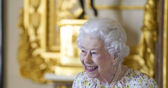 Brytyjska królowa Elżbieta II obchodzi 96. urodziny. Dzień ten spędzi prywatnie w wiejskiej posiadłości Sandringham we wschodniej Anglii, zaś jedynymi publicznymi obchodami będzie salut armatni w ciągu dnia.
