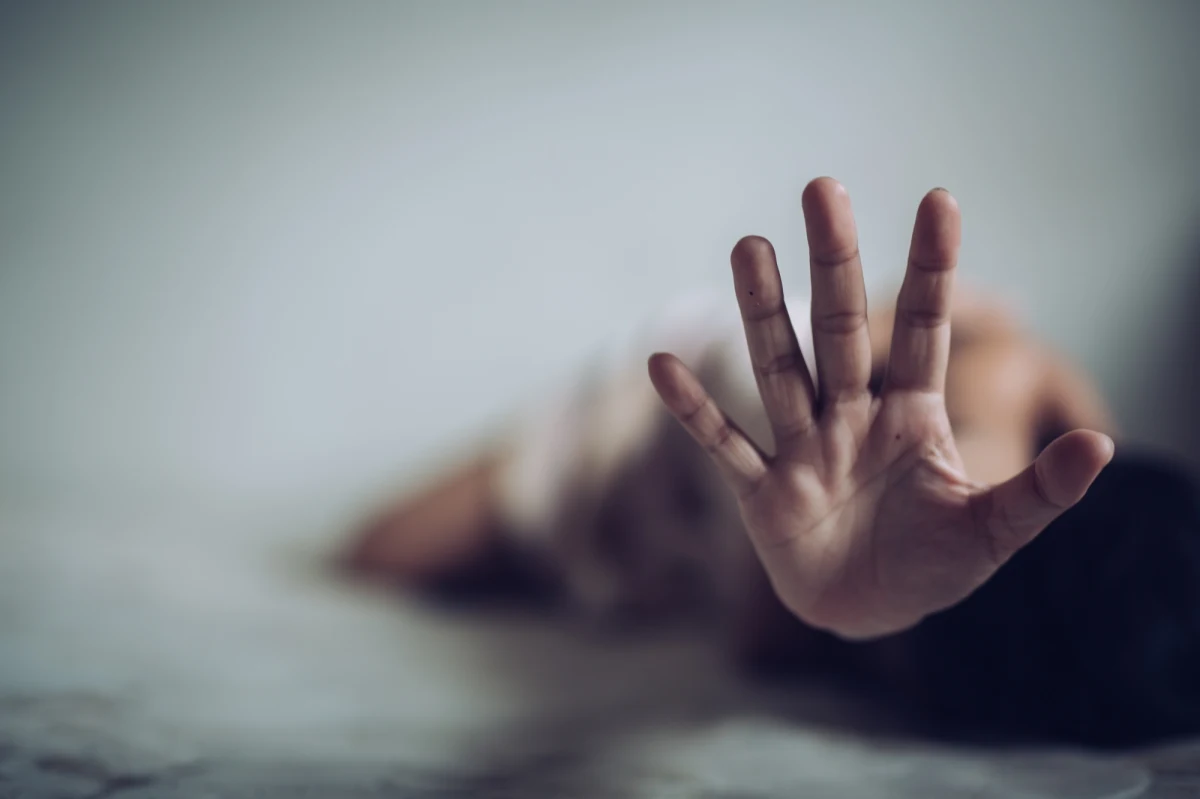 ​Za udział w zorganizowanej grupie przestępczej i handel ludźmi odpowie pięć osób, które osiągały korzyści majątkowe z prostytucji uprawianej przez kobiety. Według prokuratury, założycielką i kierowniczką grupy była 38-letnia Iwona G.