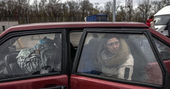 23-letnia Anastazja Pawłowa wynajęła kierowcę i samochód, i pojechała do oblężonego przez siły rosyjskie Mariupola, by wydostać stamtąd swoich rodziców. Po powrocie opowiedziała BBC o tym, co tam widziała, określając to jako „koniec świata” i „apokalipsę”.