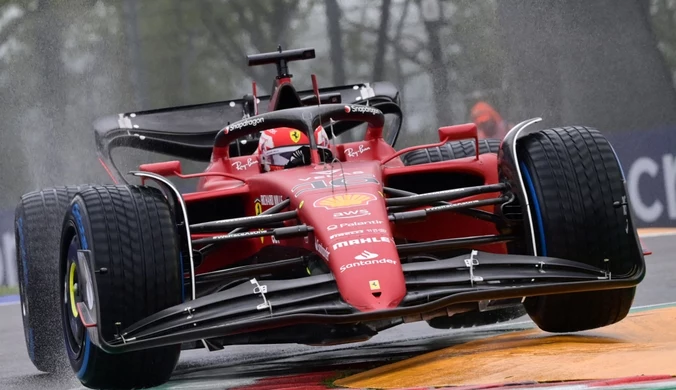 Leclerc najszybszy w deszczowym otwarciu weekendu