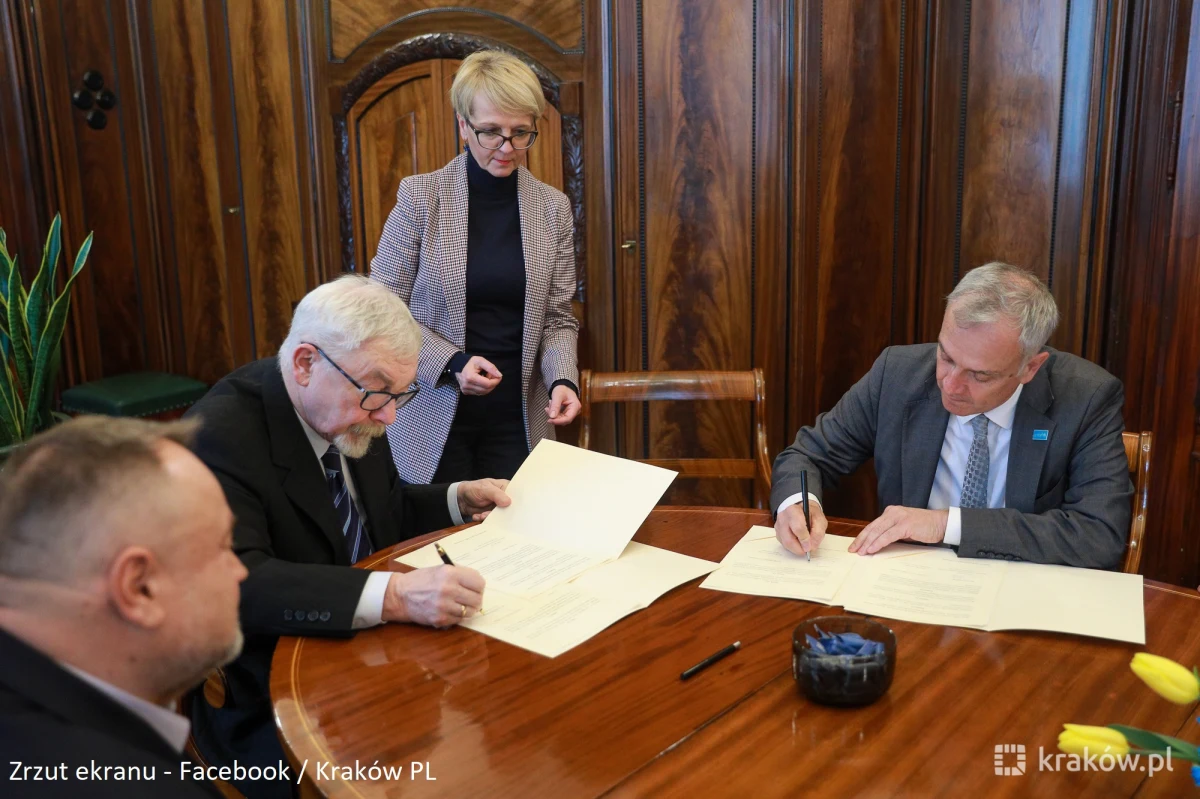 Kraków otrzyma blisko 80 milionów złotych na pomoc najmłodszym uchodźcom. To wsparcie jest możliwe dzięki współpracy miasta z UNICEF. Dziś w Krakowie podpisano umowę w tej sprawie. Pieniądze mają być przeznaczone min na edukację, politykę społeczną czy zdrowotną.