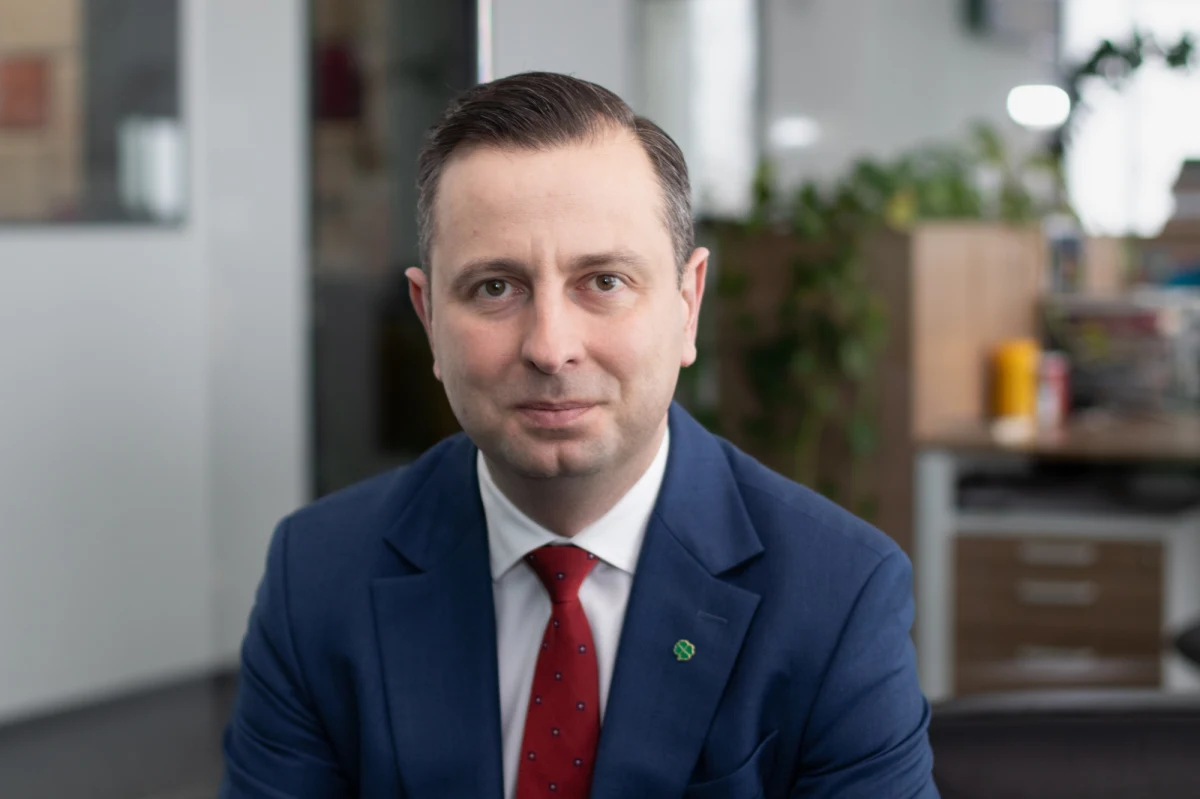 „Większość parlamentarna jest bardzo krucha” – przekonywał w Popołudniowej rozmowie w RMF FM Władysław Kosiniak-Kamysz. Prezes PSL przyznał jednak: „nie do końca wierzę w przyspieszone wybory”.