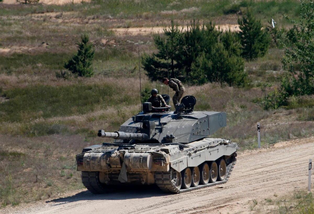 Brytyjski minister obrony narodowej przekazał, że Wielka Brytania wyśle do Polski czołgi Challenger 2 po to, by nasz kraj w zastępstwie wysłał do Ukrainy maszyny T-72. 