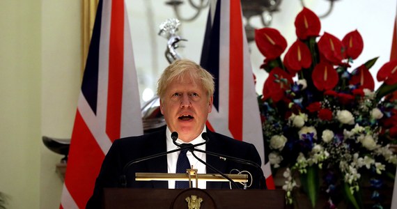 Istnieje "realistyczna możliwość", że rosyjskie bombardowania Ukrainy będą trwać do końca przyszłego roku, a nawet, że Rosja będzie w stanie wygrać trwającą wojnę - przyznał brytyjski premier Boris Johnson.
