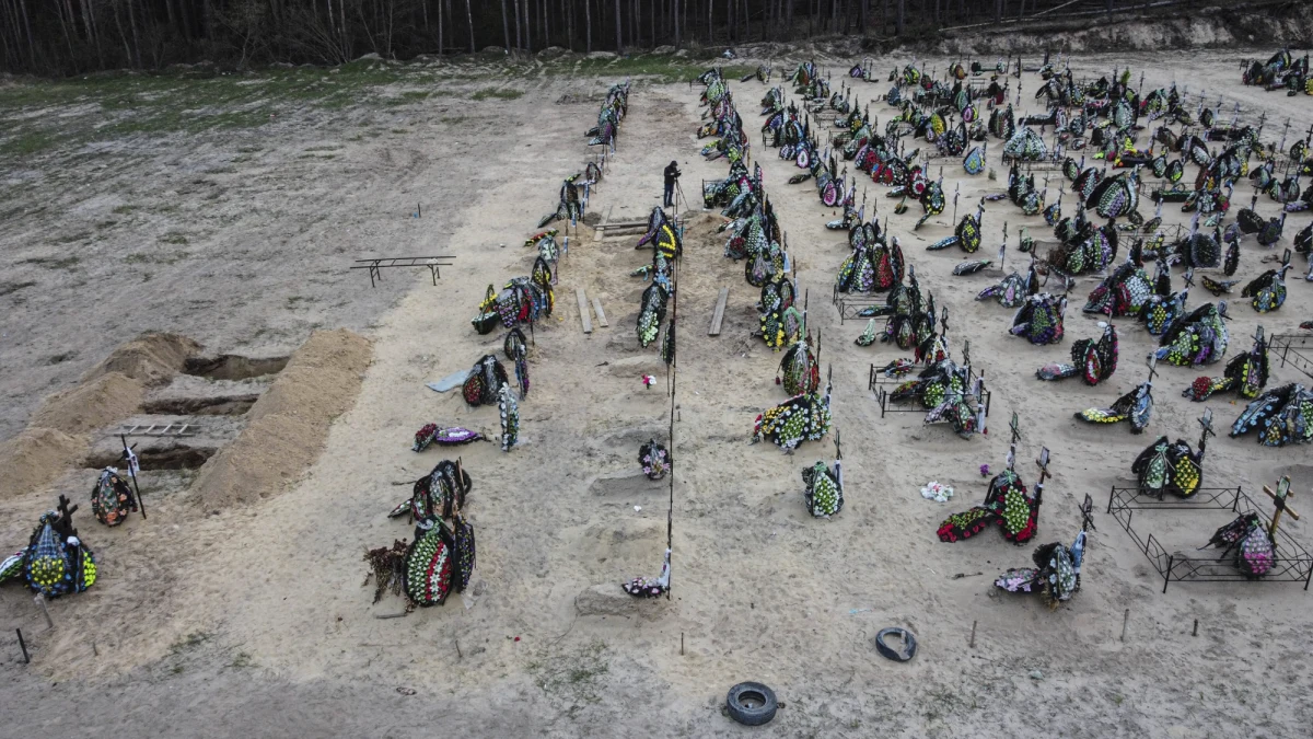 W Irpieniu pod Kijowem na oczach 17-latki trzech rosyjskich żołnierzy biło i gwałciło jej matkę i młodszą siostrę, obie kobiety zmarły - poinformowała w piątek ukraińska rzeczniczka praw człowieka.