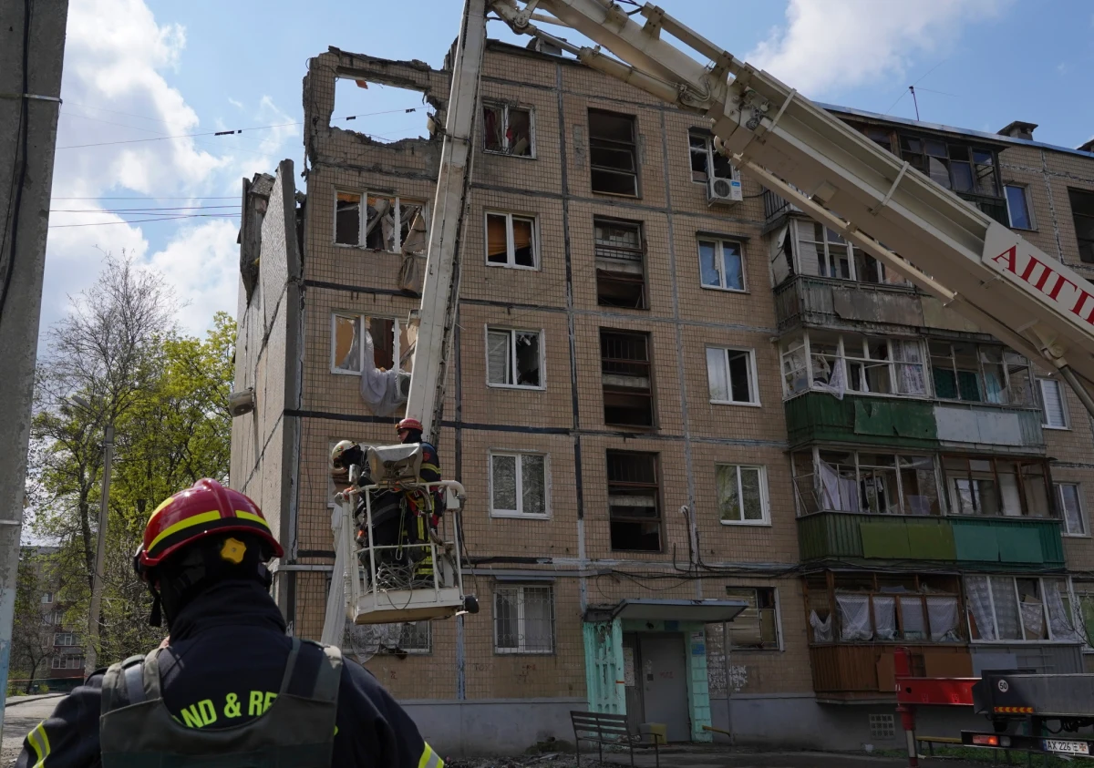 Ukraiński samolot AN-26 rozbił się na Zaporożu. W katastrofie jedna osoba zginęła, a 2 zostały ranne. Antonow prawdopodobnie transportował ładunek wojskowy. Pentagon zaprzecza doniesieniom Kremla i twierdzi, że Rosjanom nie udało się całkowicie zająć Mariupola: „Walki o miasto wciąż trwają”. Fiaskiem zakończyła się kolejna runda ukraińsko-rosyjskich negocjacji pokojowych. Sprawdźcie najważniejsze wydarzenia 58. dnia rosyjskiej agresji na Ukrainę.
