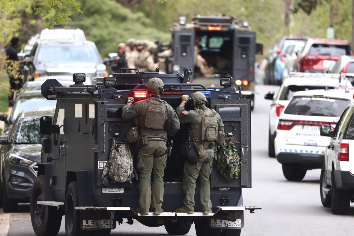 Sprawca strzelaniny w Waszyngtonie, w rezultacie której 4 osoby zostały ranne, popełnił samobójstwo po tym jak został otoczony przez policję - poinformowały lokalne władze.