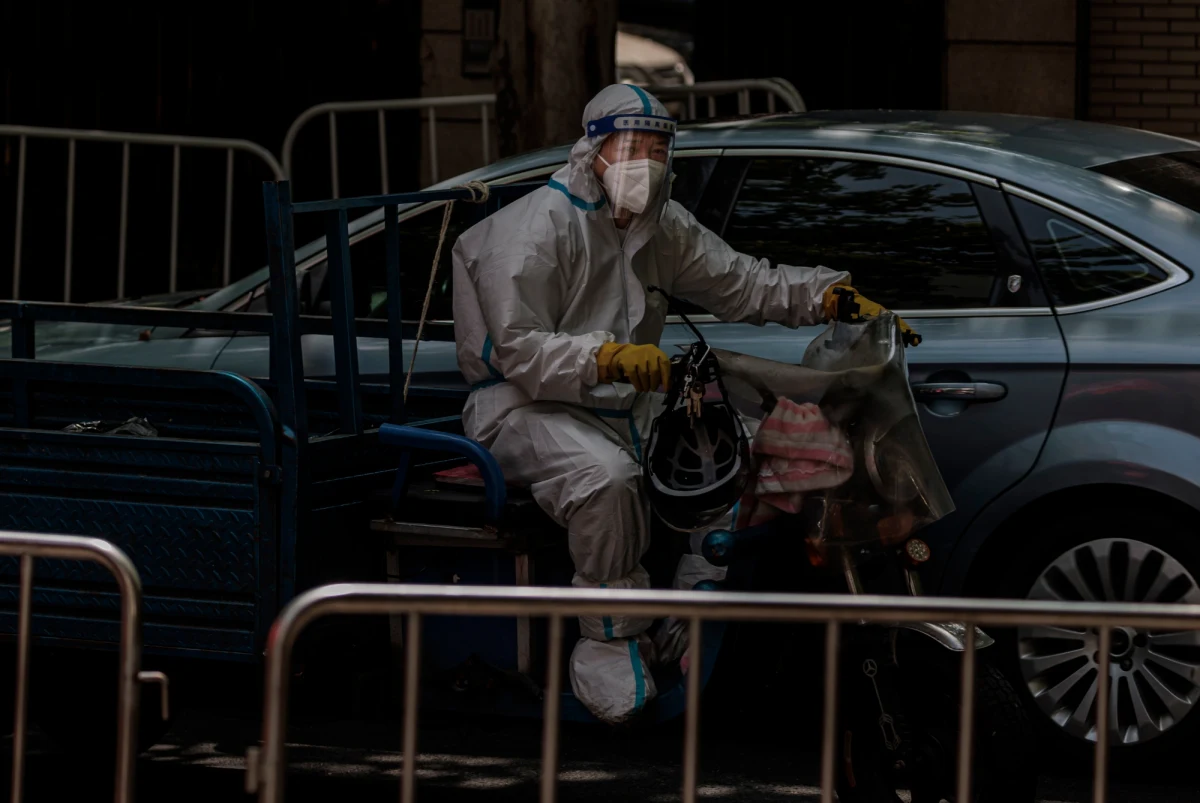 Chińskie władze cenzurują doniesienia z pozostającego od ponad trzech tygodni w ścisłym lockdownie Szanghaju oraz wyrazy krytyki zamieszczane przez sfrustrowanych mieszkańców w sieciach społecznościowych – podał dziś dziennik „Wall Street Journal”.