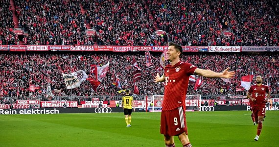 Bayern pokonał w Monachium Borussię Dortmund 3:1 w 31. kolejce i zapewnił sobie tytuł piłkarskiego mistrza Niemiec. Jedną bramkę dla gospodarzy zdobył lider ligowej klasyfikacji strzelców Robert Lewandowski, który odniósł 10. w karierze triumf w tych rozgrywkach.