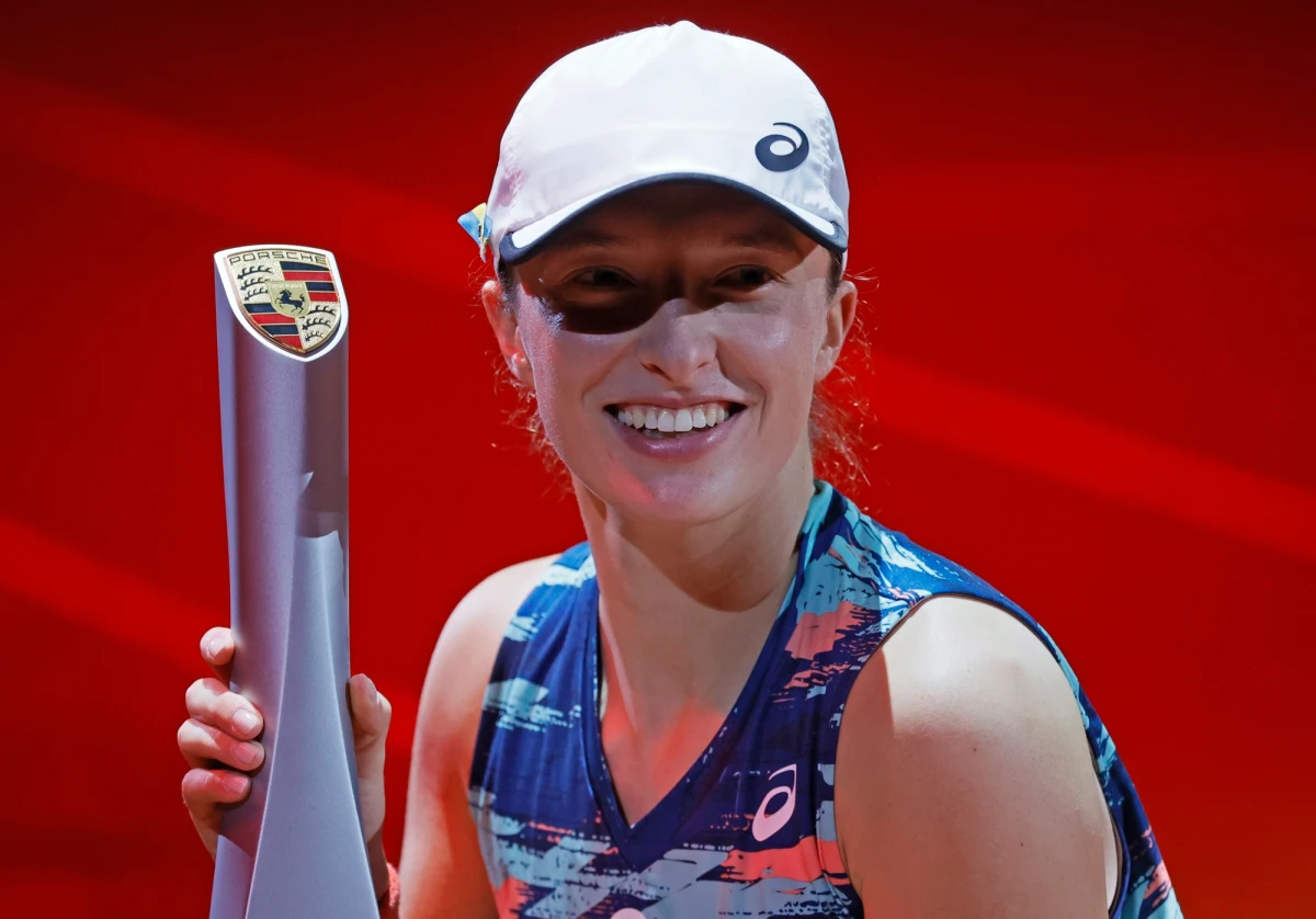 "Jestem bardzo dumna z siebie" - przyznała Iga Świątek po wygraniu turnieju WTA w Stuttgarcie. Prowadząca w światowym rankingu tenisistek Polka wygrała 23. mecz z rzędu. W niedzielnym finale pokonała Białorusinkę Arynę Sabalenkę 6:2, 6:2.