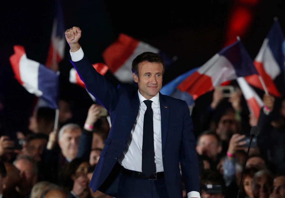 Emmanuel Macron pokonał w II turze wyborów prezydenckich we Francji Marine Le Pen. Na urzędującego prezydenta głosowało 58,55 proc. wyborców, na Le Pen - 41,45 procent.