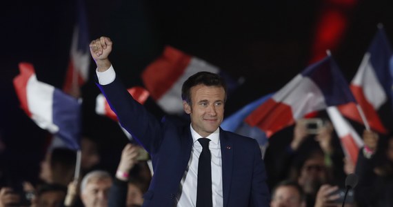 Emmanuel Macron pokonał w II turze wyborów prezydenckich we Francji Marine Le Pen. Na urzędującego prezydenta głosowało 58,55 proc. wyborców, na Le Pen - 41,45 procent.