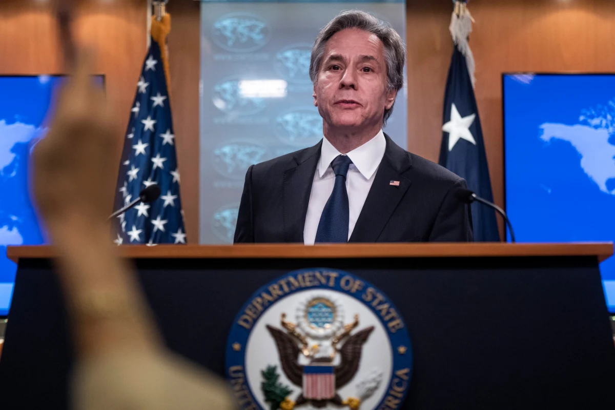 Główny dyplomata i sekretarz obrony USA odwiedzili wczoraj Kijów i wykorzystali pierwszą oficjalną wizytę na Ukrainie od czasu inwazji Rosji, aby ogłosić stopniowy powrót amerykańskich dyplomatów do kraju. Przedstawiciele USA poinformowali o zwiększeniu pomocy dla Ukrainy w zakresie bezpieczeństwa. "Rosja już przegrała, a Ukraina już odniosła sukces, bo celem Rosjan było pozbawienie Ukrainy niezależności i to się nie udało" - powiedział sekretarz stanu USA Antony Blinken na konferencji prasowej, po powrocie z Kijowa.