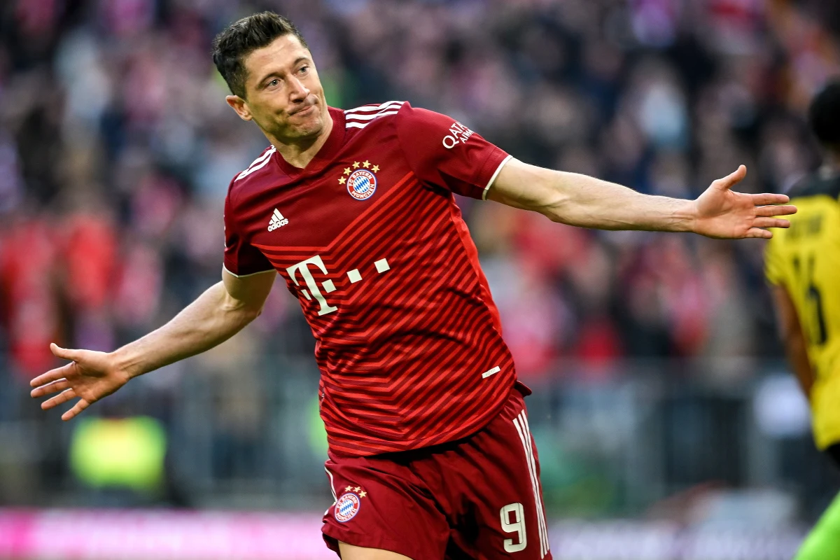 Robert Lewandowski latem tego roku nie opuści Bayernu Monachium - zapewnił dyrektor sportowy bawarskiego klubu Hasan Salihamidzic w wywiadzie dla telewizji Sky.