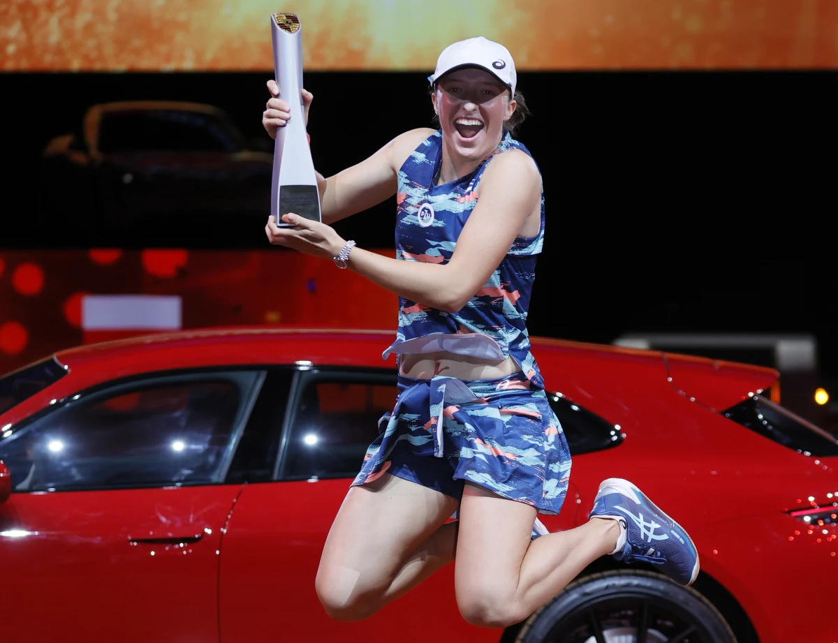 Po triumfie w turnieju WTA w Stuttgarcie Iga Świątek umocniła się na czele światowego rankingu WTA. Polka wygrała czwarty turniej z rzędu i z dużą przewagą przewodzi stawce najlepszych tenisistek świata.