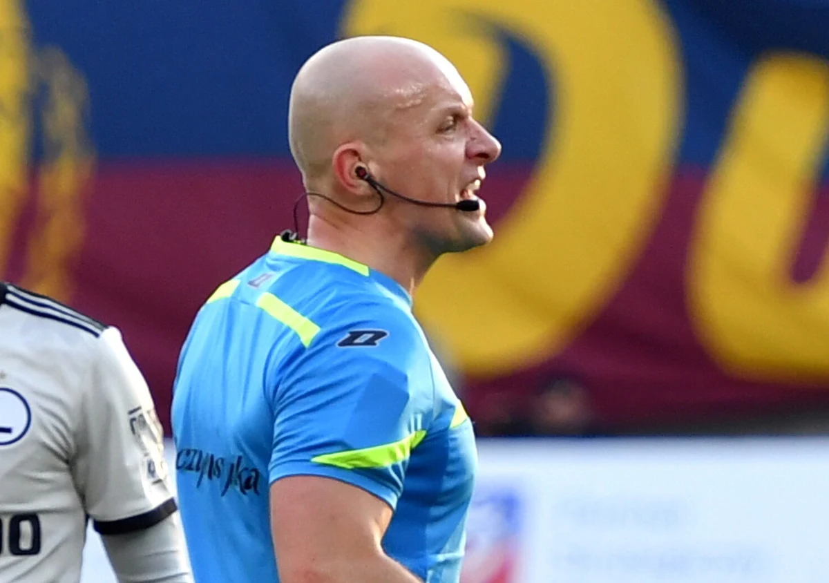 Szymon Marciniak będzie sędzią środowego półfinału piłkarskiej Ligi Mistrzów, w którym Liverpool podejmie Villarreal. Marciniak poprowadzi mecz tej fazy jako pierwszy Polak w historii.