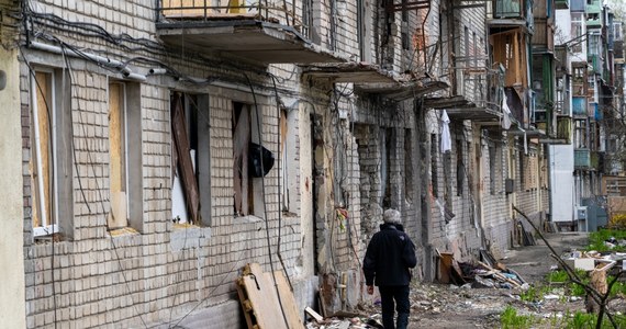 Służba Bezpieczeństwa Ukrainy opublikowała na Facebooku kolejną przechwyconą rozmowę rosyjskich wojskowych. W nagraniu dowódca batalionu rozpoznania wydaje żołnierzowi rozkaz ostrzelania grupy dzieci wracających ze szkoły. "Bądź odważny" - mówi rosyjski oficer.