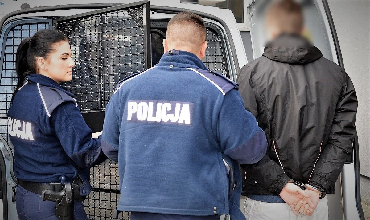 22-letni mężczyzna ukradł 14-latkowi 2 zł w gotówce i sok o wartości 8 zł - za napaść grozi mu nawet 18 lat więzienia. Do zdarzenia doszło w Tczewie. 22-latek był już karany za podobne przestępstwo.