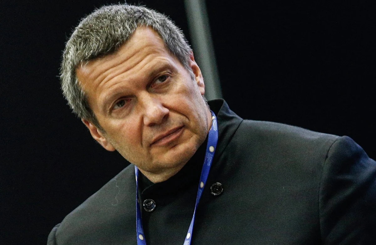 ​Rosyjska Federalna Służba Bezpieczeństwa poinformowała o zatrzymaniu grupy "neonazistów", którzy mieli przygotowywać zamach na prokremlowskiego propagandystę i prezentera telewizyjnego Władimira Sołowiowa. Według Rosjan grupa działała na zlecenie ukraińskich służb. SBU stwierdziła, że FSB "wymyśla sukcesy dla rosyjskiej widowni" i nie planowała zamachu na propagandystę. 