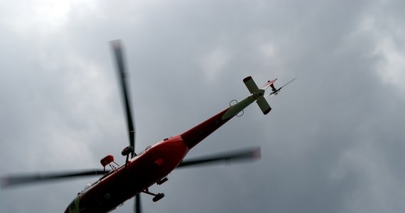 W ostatni weekend ratownicy TOPR mieli sporo pracy związanej przez wszystkim z zimowymi warunkami panującymi w górach. W Dolinie Litworowej lawina śnieżna porwała grotołazów, którzy wyszli z jaskini. Dwie poszkodowane osoby zostały przewiezione śmigłowcem do zakopiańskiego szpitala.