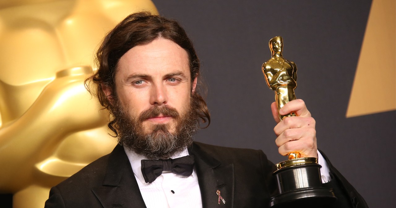 Do imponującej obsady nowego filmu Christophera Nolana dołączył laureat Oscara Casey Affleck ("Manchester by the Sea"). W produkcji "Oppenheimer" aktor spotka się z takimi gwiazdami, jak Cillian Murphy, Matt Damon, Robert Downey Jr., Emily Blunt, Gary Oldman i Kenneth Branagh.  