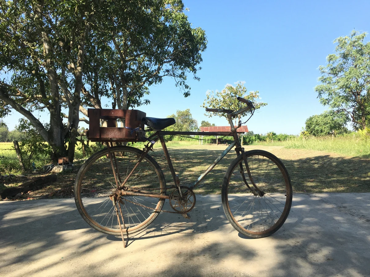 Wraki rowerów przypiętych do lamp czy stojaków rowerowych w Krakowie nie będą dłużej zajmować miejsca. Miejskie służby wraz ze strażą miejską, Miejskim Przedsiębiorstwem Oczyszczania i Zarządem Dróg Miasta Krakowa usuwają stare, zardzewiałe i zdekompletowane rowery.