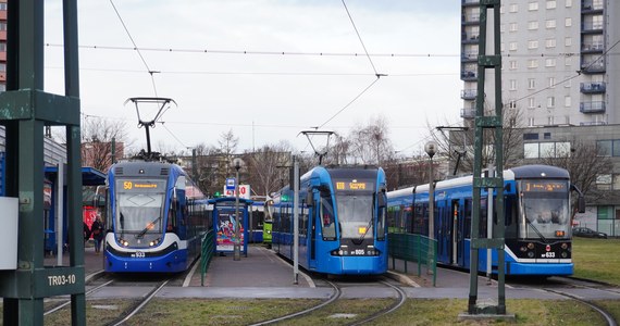 Od soboty, 30 kwietnia, do wtorku, 3 maja, wyłączony będzie ruch tramwajów na odcinku „Dworzec Towarowy” – „Krowodrza Górka”. W zamian zostanie uruchomiona zastępcza linia autobusowa.

