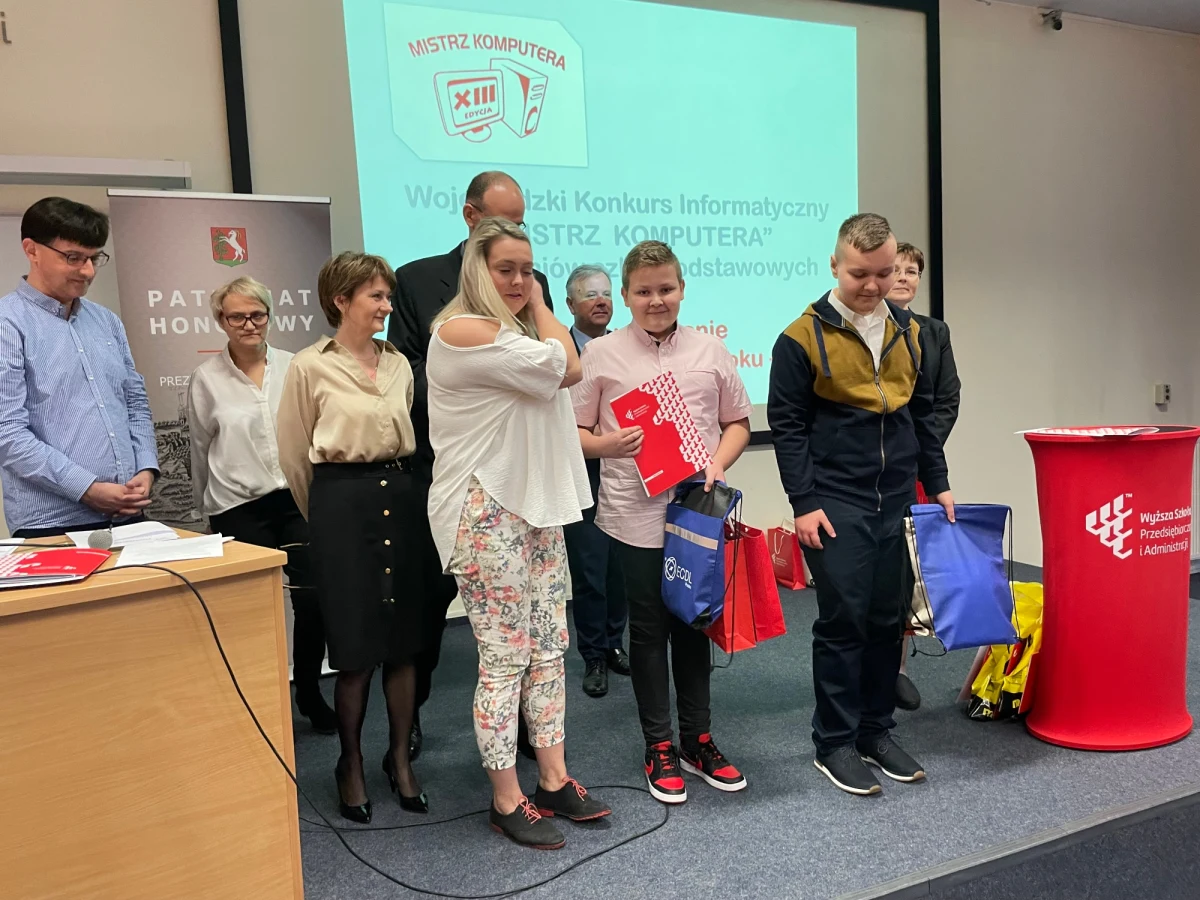 ​Mistrzowie komputera - w Lublinie rozstrzygnięto konkurs dla talentów informatycznych. Wzięło w nim udział ponad pół tysiąca uczniów podstawówek z całego województwa.

