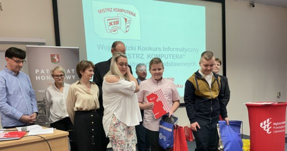 ​Mistrzowie komputera - w Lublinie rozstrzygnięto konkurs dla talentów informatycznych. Wzięło w nim udział ponad pół tysiąca uczniów podstawówek z całego województwa.

