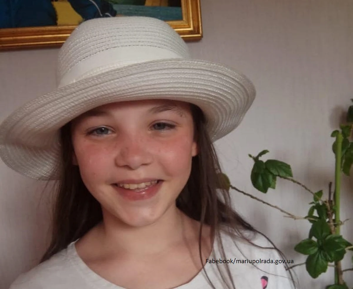 "12-letnią Kirę, córkę zabitego w Mariupolu mistrza Ukrainy w piłce wodnej Jewhena Obedyńskiego udało się połączyć z dziadkami w Kijowie" – poinformowały władze Mariupola. Rosjanie w marcu wywieźli ranną dziewczynkę do Doniecka.