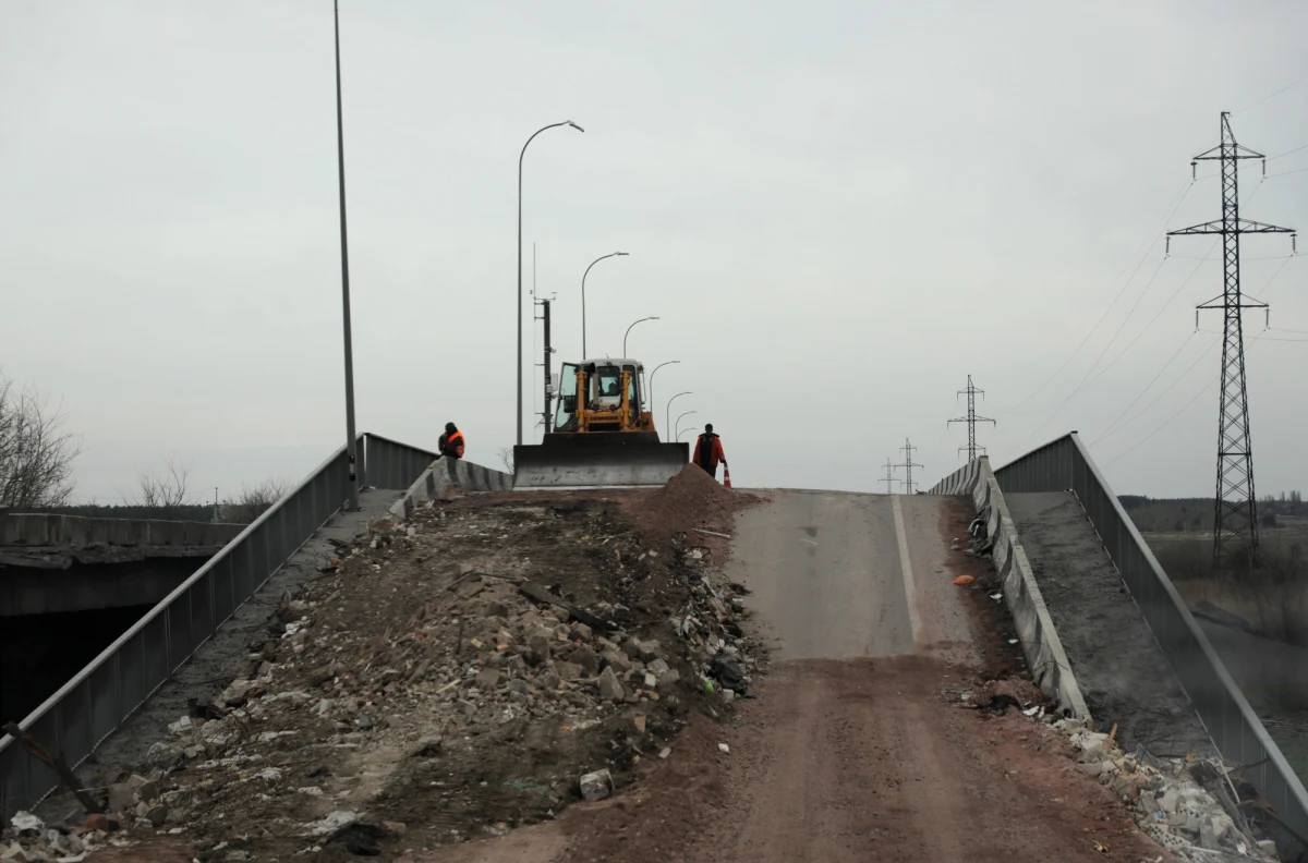 W wyniku rosyjskiego ataku rakietowego zniszczona została ważna drogowa i kolejowa przeprawa przez Liman Dniestru w obwodzie odeskim na południu Ukrainy; jedyna trasa łącząca historyczną krainę Budziak na Ukrainie z resztą kraju wiedzie obecnie przez Mołdawię - przekazała we wtorek gazeta internetowa Ukrainska Prawda.
