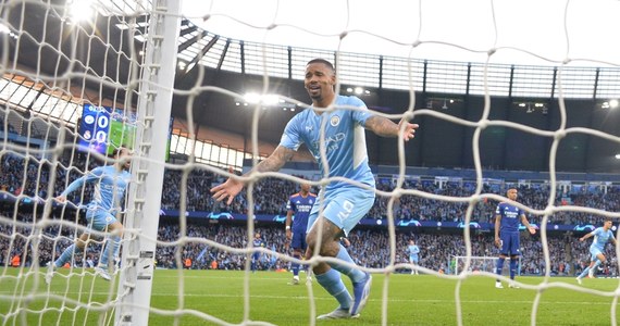 Manchester City pokonał u siebie Real Madryt 4:3 (2:1) w pierwszym meczu półfinału piłkarskiej Ligi Mistrzów. Rewanż w stolicy Hiszpanii zaplanowano na 4 maja.