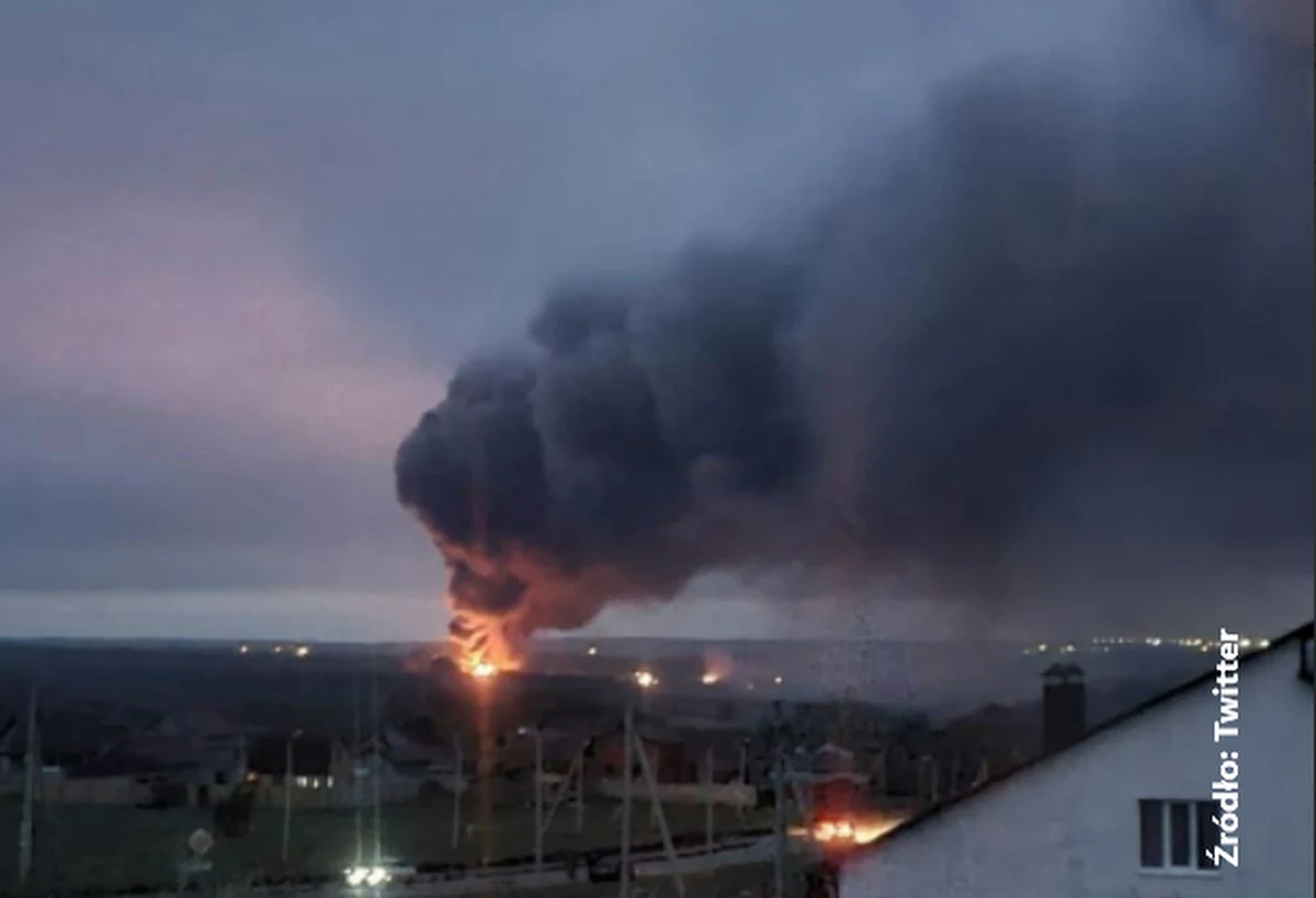 We wczesnych godzinach rannych w środę słychać było serię wybuchów w rosyjskim mieście Biełgorod w pobliżu granicy z Ukrainą, poinformował gubernator obwodu Wiaczesław Gładkow w wiadomości na Telegramie.