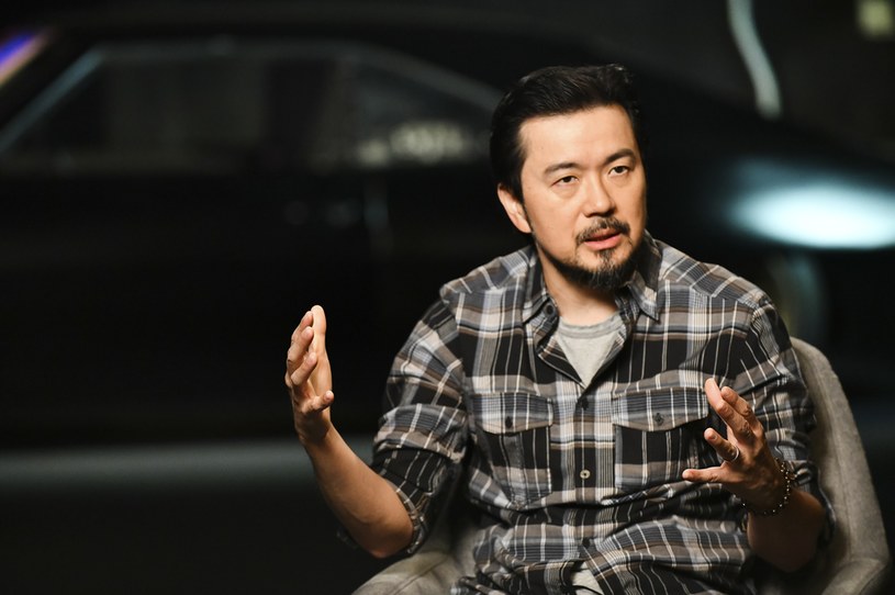 Justin Lin ustąpił z reżyserskiego stołka filmu "Fast X" zaledwie kilka dni po tym, jak na planie padł pierwszy klaps. Reżyser był odpowiedzialny za poprzednią część "Szybkich i wściekłych", a także cztery wcześniejsze odsłony cyklu.
