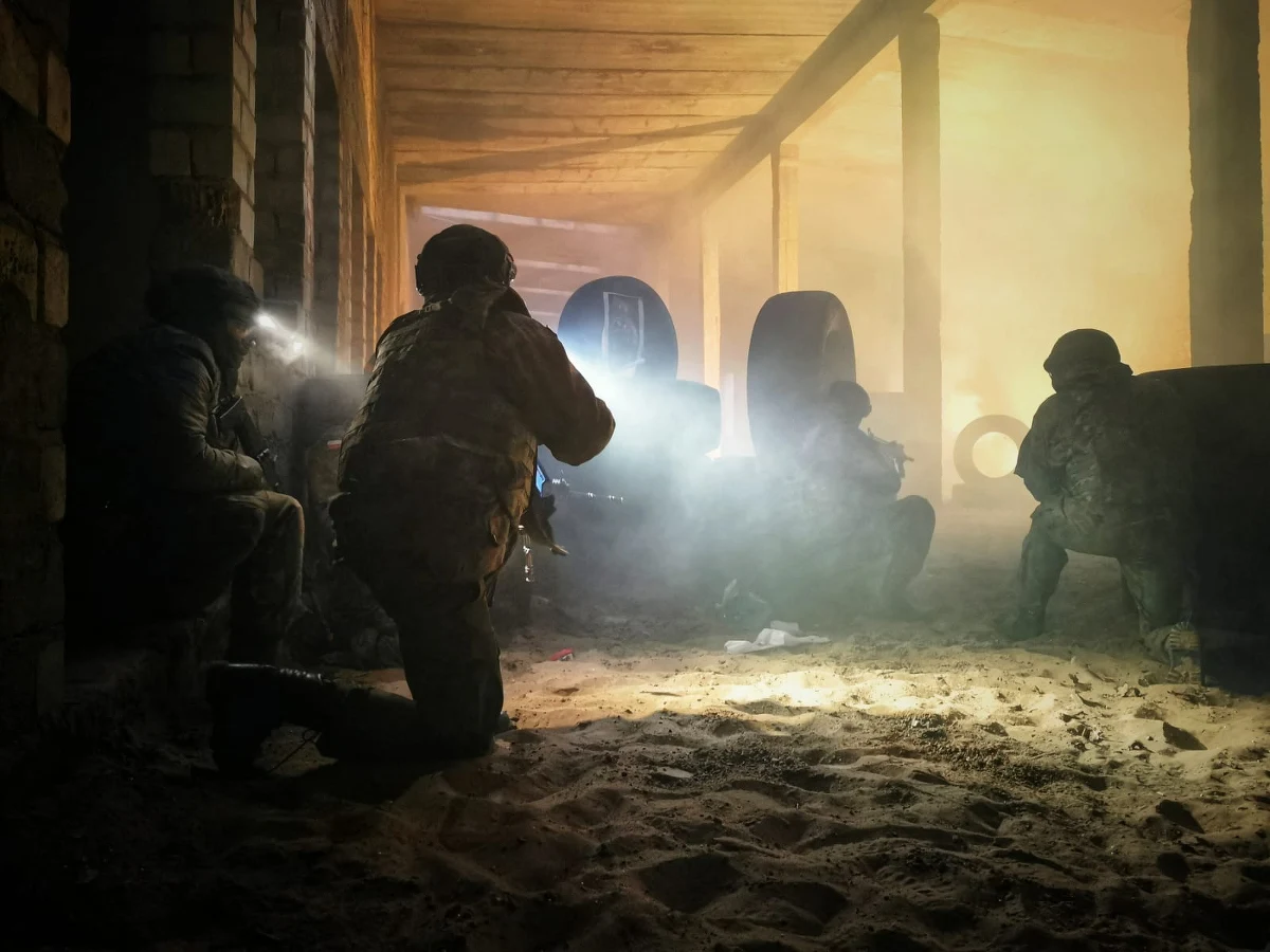 Nawet siedmiokrotny wzrost liczby kandydatów do służby odnotowali w ostatnich miesiącach rekruterzy 12. Wielkopolskiej Brygady Wojsk Obrony Terytorialnej. Jednostka każdego dnia odbiera dziesiątki telefonów z pytaniami o kryteria i możliwości wstąpienia w jej szeregi.

