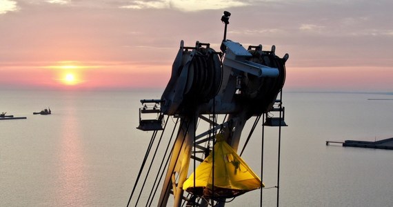 28 działaczy organizacji Greenpeace, oskarżonych w związku z blokadą rozładunku węgla w porcie w Gdańsku w 2019 roku uniewinnionych. Wyrok w tej sprawie wydał dziś gdański sąd. Aktywiści oskarżeni byli o naruszenie miru domowego w związku z wtargnięciem na teren portu bez zgody jego zarządcy i uniemożliwienie pracy portowych dźwigów.  