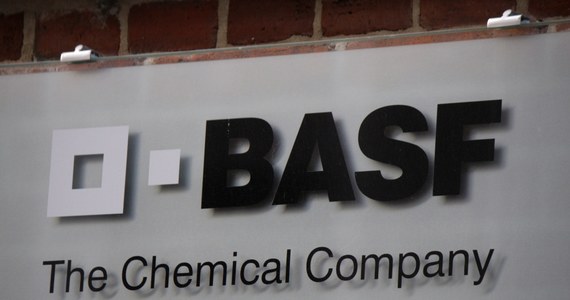 BASF zamyka działalność w Rosji i na Białorusi, z wyjątkiem działalności wspierającej produkcję żywności - poinformowało w środę biuro prasowe firmy. Niemiecki BASF to - według Financial Times - największy koncern chemiczny na świecie.