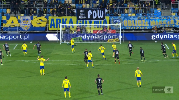 Arka Gdynia - ŁKS 2-0 (1-0)

Bramki: Adamczyk 11 (rz.k.), 61 (rz.k.)
