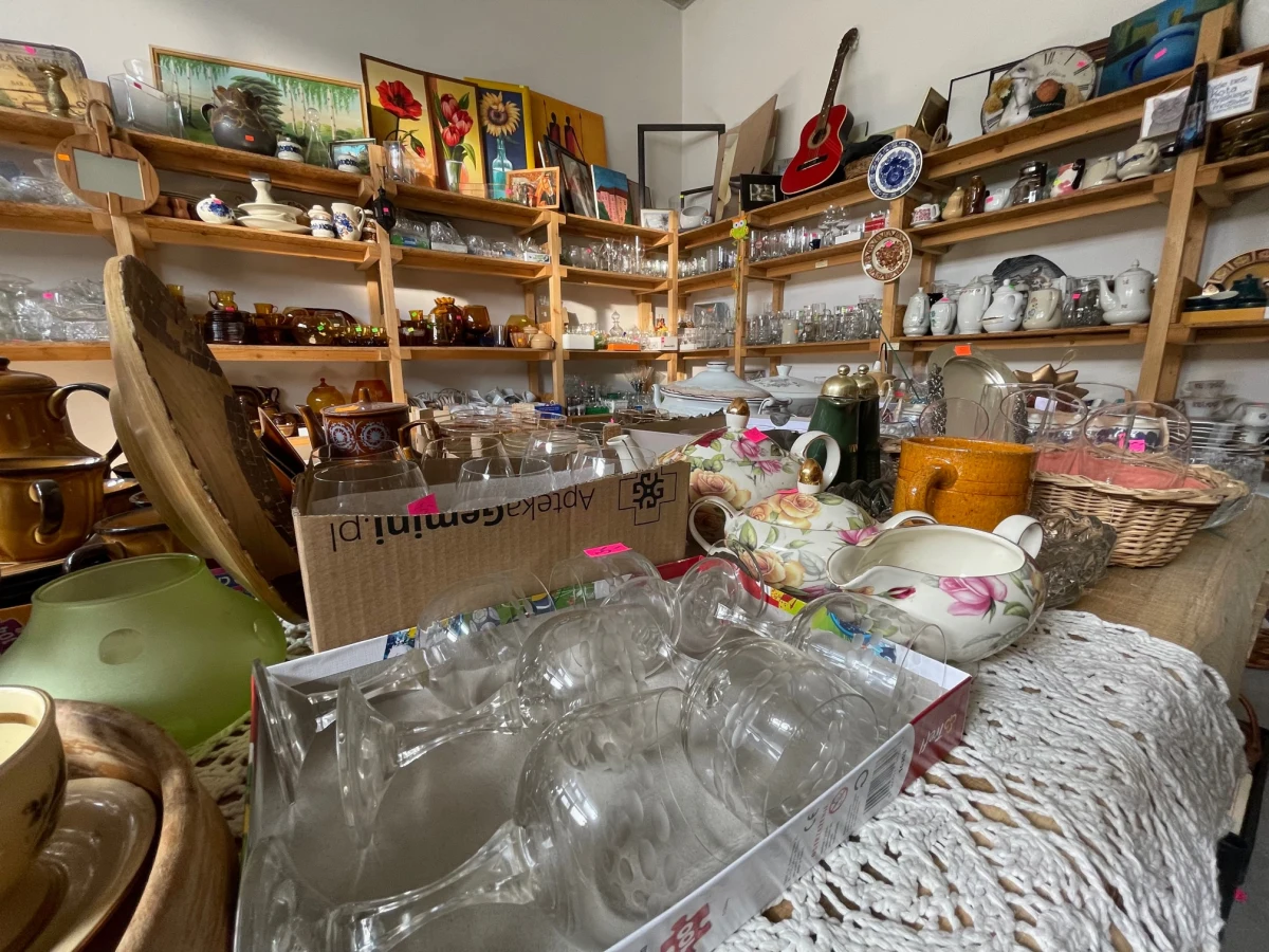 Charytatywna Galeria Szpargałek z rekordowym wpływem. Wiosenna edycja giełdy rzeczy używanych zakończyła się zebraniem ponad 8 tysięcy złotych. Cała ta kwota trafiła na konta lokalnych organizacji pozarządowych.