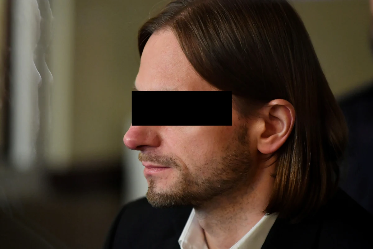 Przed Sądem Apelacyjnym w Gdańsku rozpoczął się proces odwoławczy ws. afery finansowej Amber Gold. Na salę rozpraw został doprowadzony Marcin P. W sądzie nie stawiła się oskarżona Katarzyna P.