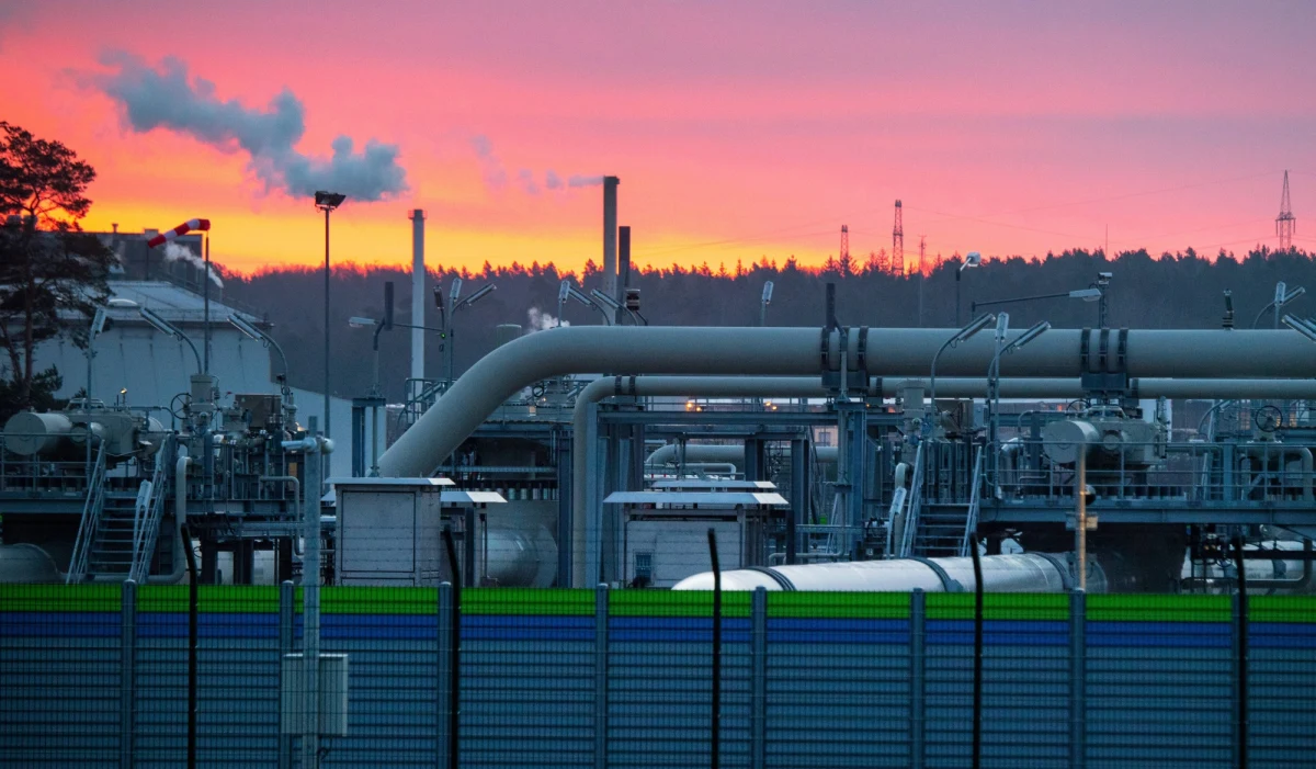 ​"Gdybyśmy jako firmy i państwa unijne zachowali jeden zwarty, wspólny front, to Gazprom nie miałby wyjścia. Trzeba pamiętać, że to Unia Europejska jest głównym kupującym rosyjski gaz. Rosjanie nie mają możliwości - także infrastrukturalnych - jeśli chodzi o przesłanie tego gazu, choćby do Chin czy na inne rynki. To Gazprom byłby pod ścianą, a nie my teraz" - mówił w radiu RMF24 Wojciech Konończuk, wicedyrektor Ośrodka Studiów Wschodnich, z którym rozmawiał Marcin Jędrych.