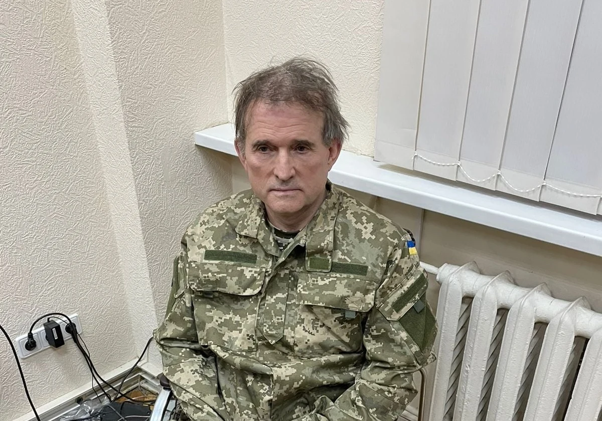 Prawie pół miliona dolarów i ponad 80 tys. euro znaleziono i skonfiskowano podczas rewizji gosposi Wiktora Medwedczuka – poinformowała prokurator generalna Ukrainy Iryna Wenediktowa. Prorosyjski polityk przebywa obecnie w areszcie.