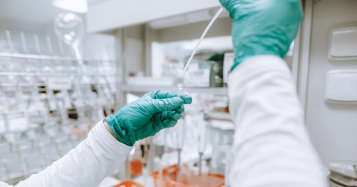 Stan epidemii w Polsce zostanie zniesiony w połowie maja - poinformował minister zdrowia Adam Niedzielski. Jak zaznaczył, pozostanie stan zagrożenia epidemicznego.