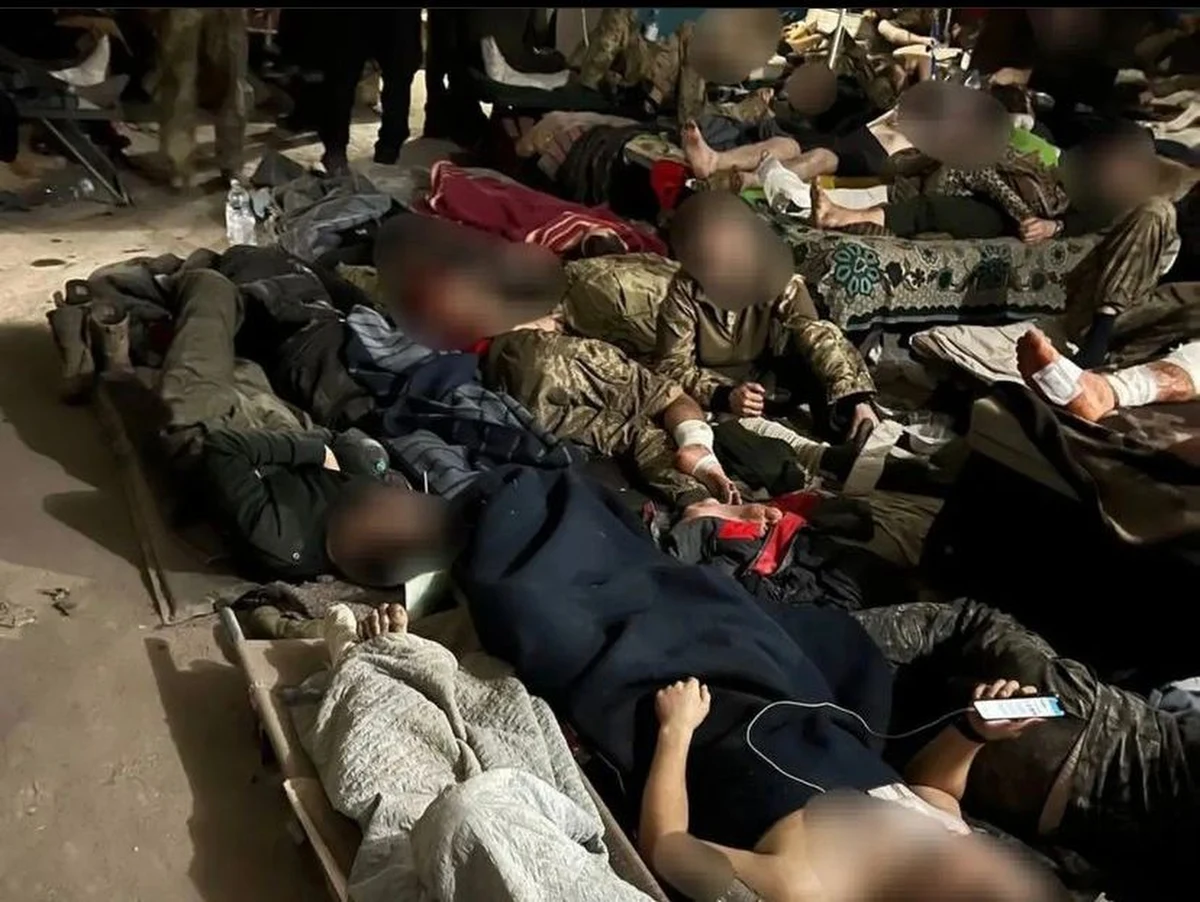 Ukraina ma nadzieję na ewakuację cywilów, którzy razem z żołnierzami ukrywają się w bunkrach pod zakładami metalurgicznymi Azowstal. "Operacja zaplanowana jest na dziś" – podało biuro prezydenta Wołodymyra Zełeńskiego, nie podając jej szczegółów.