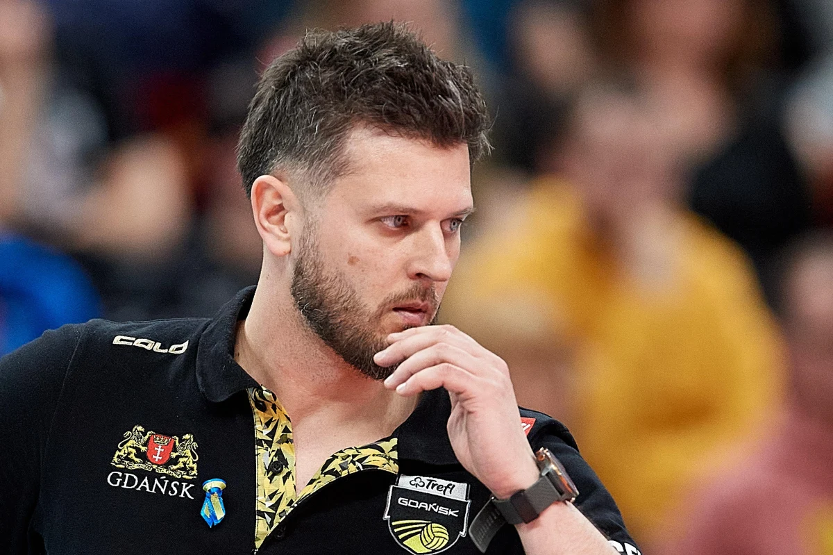 Michał Winiarski nie jest już trenerem siatkarzy Trefla Sopot. Według nieoficjalnych informacji Winiarski przejmie Aluron CMC Zawiercie, natomiast do trójmiejskiego klubu ma wrócić Włoch Andrea Anastasi.