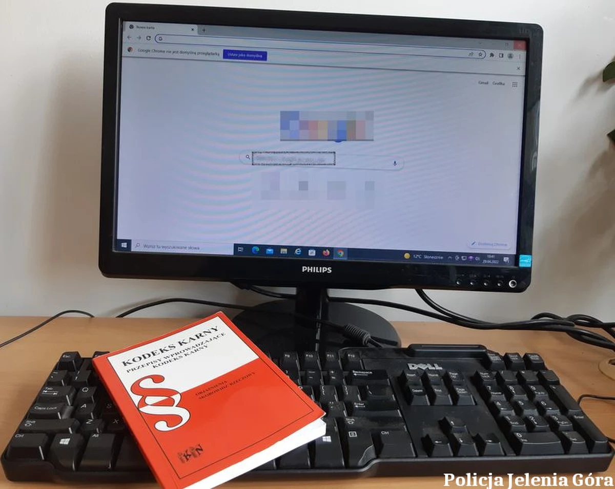 Uczeń jednej z jeleniogórskich szkół podstawowych przekonał się, że w Internecie nie można czuć się anonimowym. Chłopak zniesławił dwóch nauczycieli, sądząc że nikt nie dowie się kto jest autorem napisanego komentarza. Pokrzywdzeni złożyli w tej sprawie zawiadomienie, a policjanci dotarli do podejrzanego 13-latka i zatrzymali go. Teraz jego sprawą zajmie się sąd rodzinny.