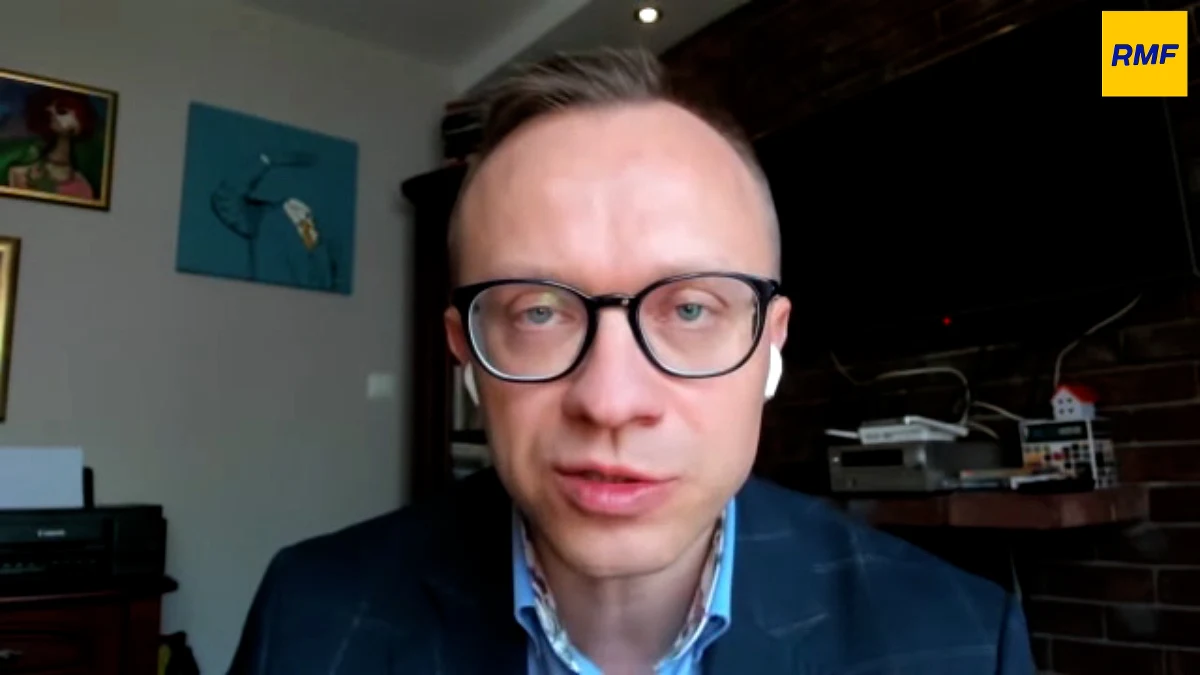 Inflacja w Polsce sięgnęła 12,3 proc. Jest najwyższa od 24 lat. Co zrobi w tej sytuacji polski rząd? "Mamy bardziej restrykcyjną politykę pieniężną, mamy też szybką reakcję polskiego rządu, czyli tarcze antyinflacyjne" - mówił gość Krzysztofa Ziemca w RMF FM, wiceminister finansów Artur Soboń. "Gdyby nie szok wojenny, gdyby nie agresja na Ukrainę, mielibyśmy inflację na poziomie 6-7 proc." - podkreślił.