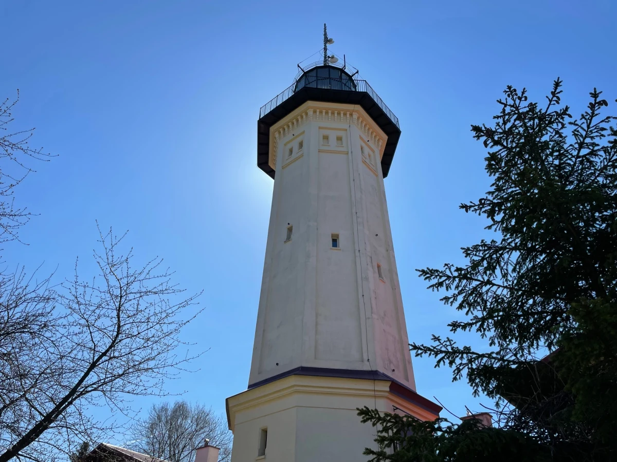 Wybrzeże zyskuje nową atrakcję turystyczną. Od 1 maja zwiedzać będzie można latarnię morską Rozewie II. Obiekt zostanie udostępniony osobom postronnym po 112 latach od wyłączenia tej latarni z użytkowania.